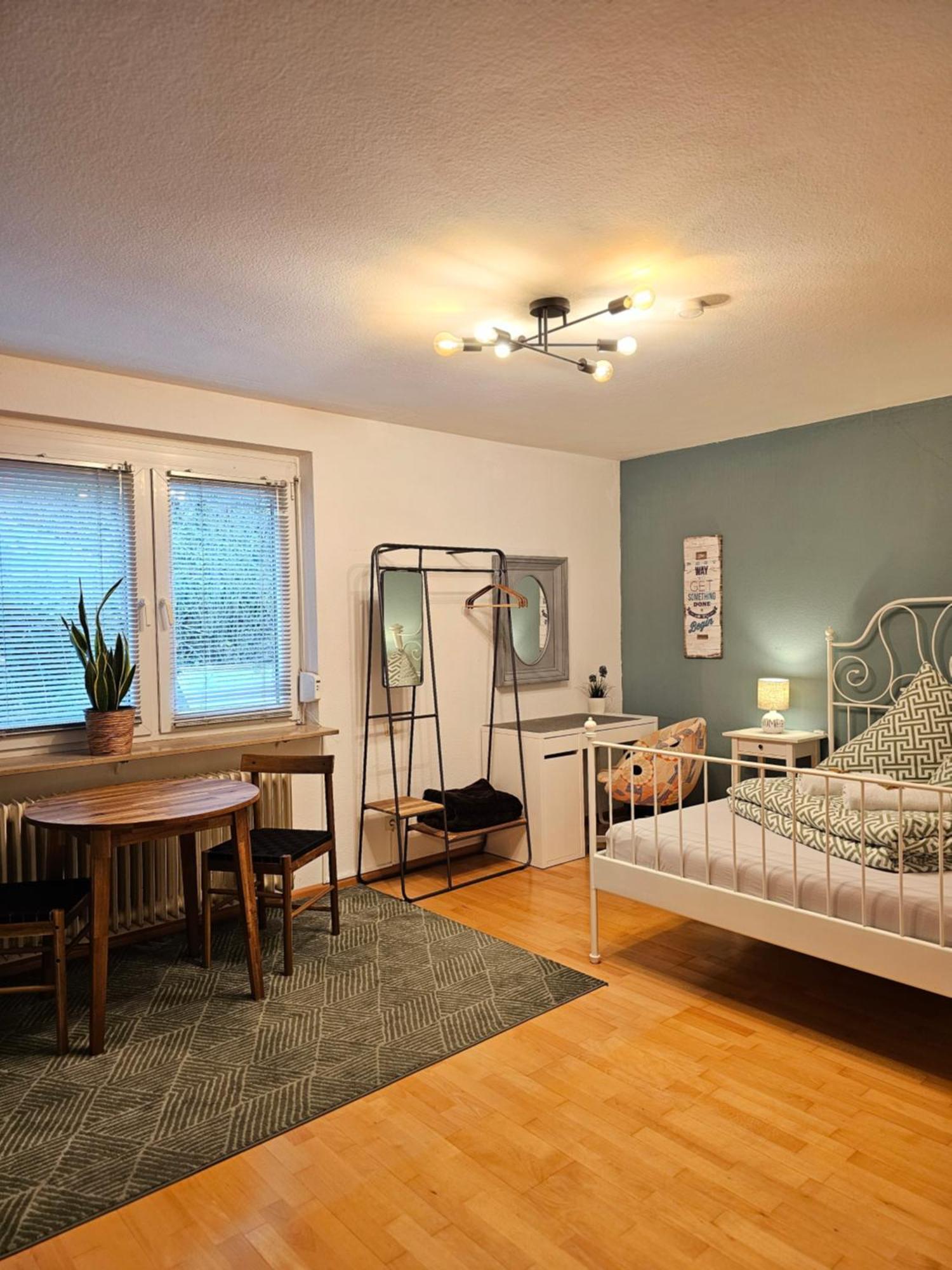 Doppelzimmer 2 I Geteiltes Bad & Kueche I Mit Dem Zug Nur 4 Min Bis Zum Hauptbahnhof Freiburg im Breisgau Ngoại thất bức ảnh