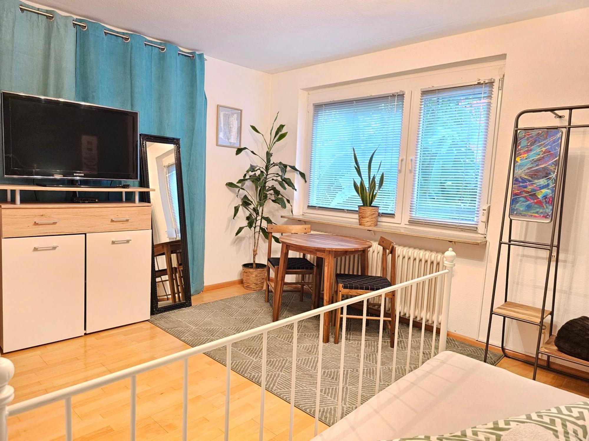 Doppelzimmer 2 I Geteiltes Bad & Kueche I Mit Dem Zug Nur 4 Min Bis Zum Hauptbahnhof Freiburg im Breisgau Ngoại thất bức ảnh